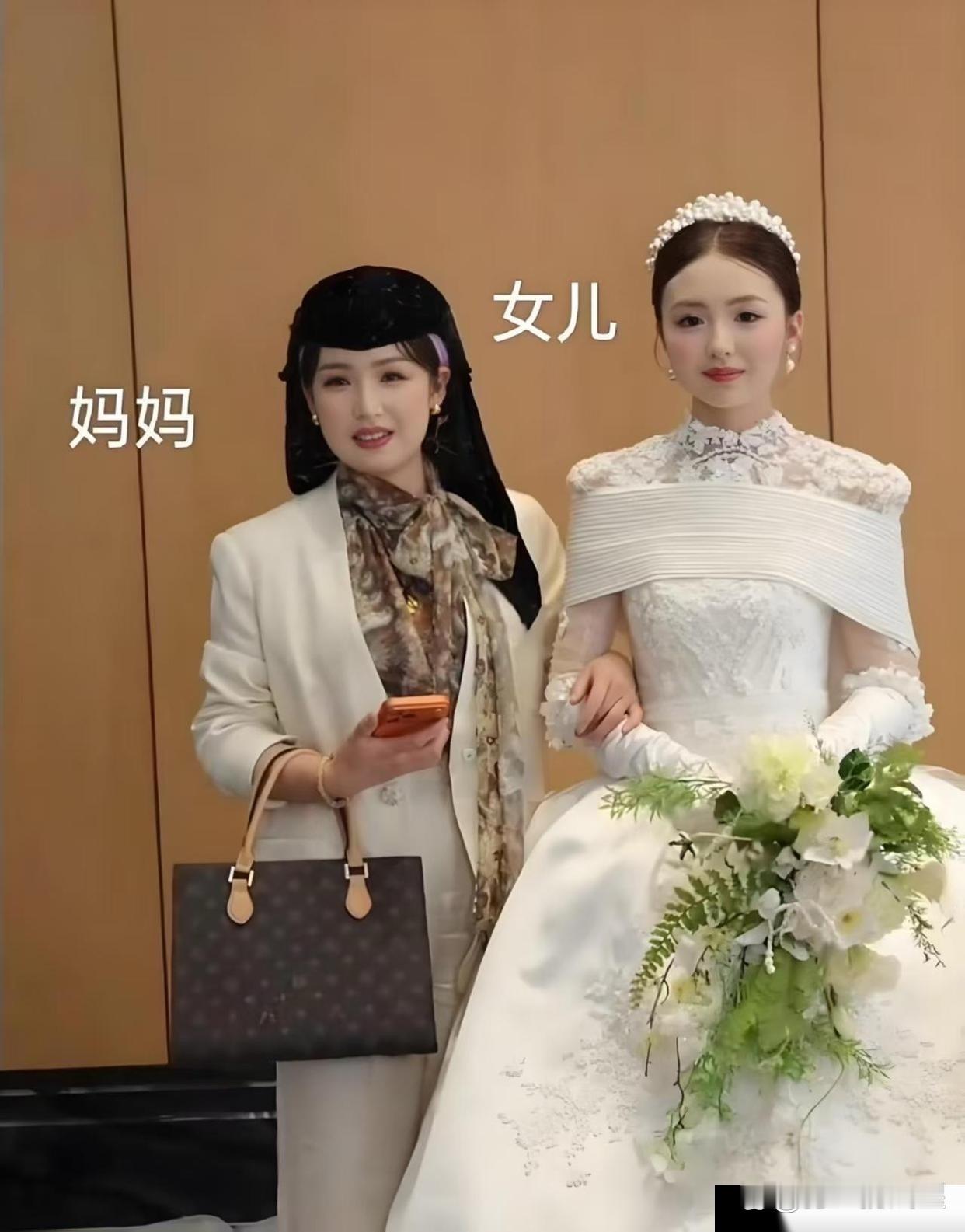 新娘的妈妈才32岁回族人好漂亮​​​