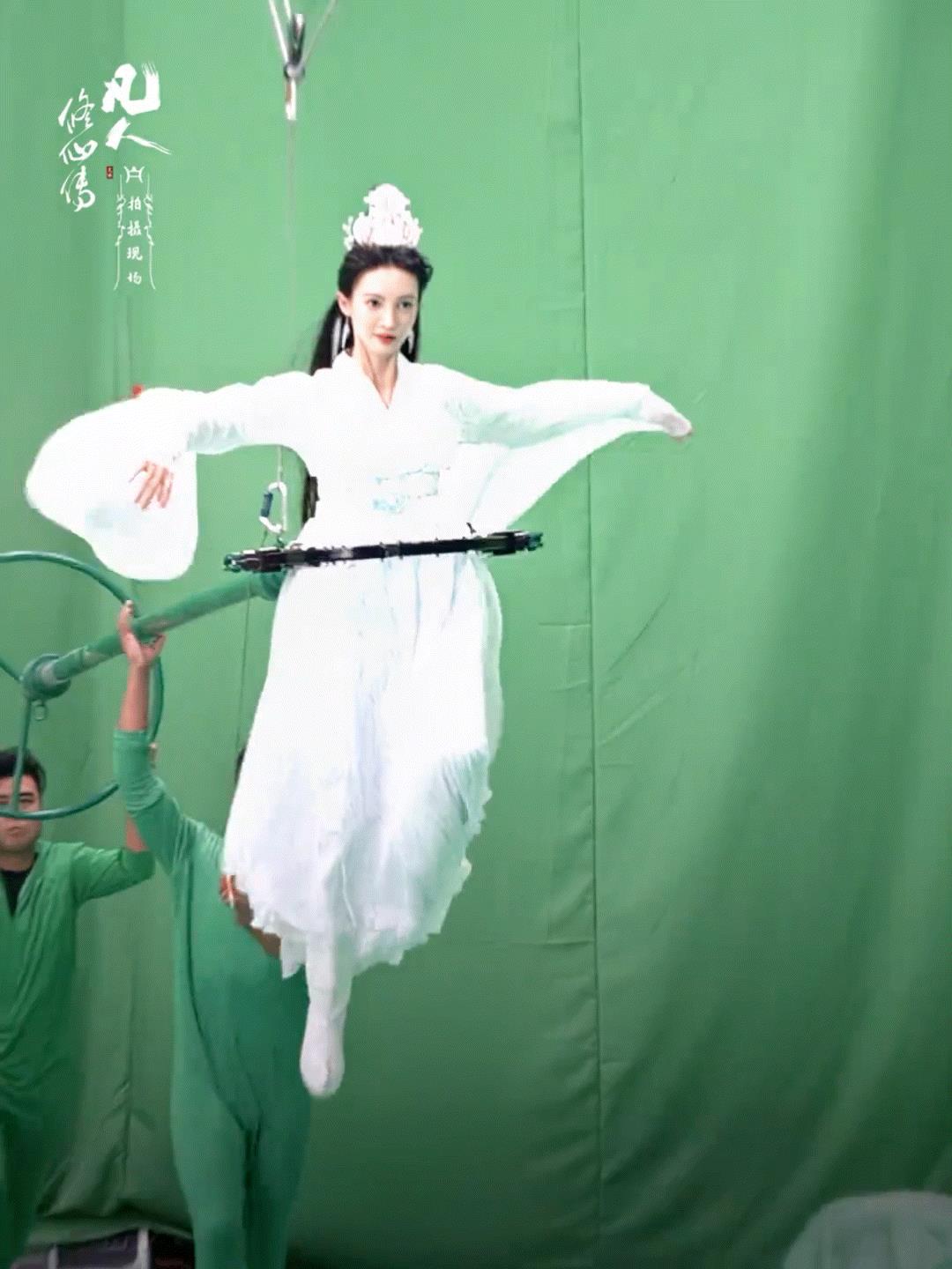 《凡人修仙传》为啥把女主拍成这样？有观众吐槽金晨出场不够“仙气飘飘”[泣不成声