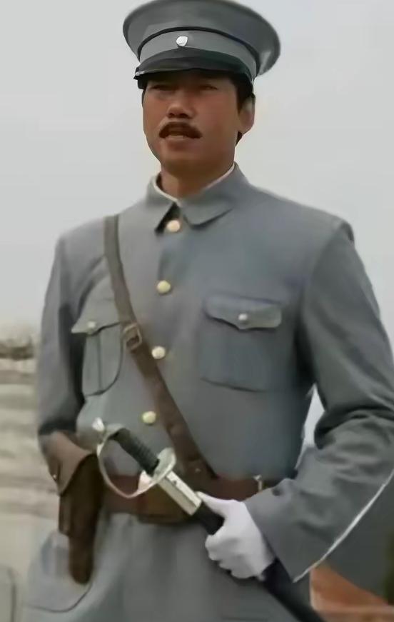 孙殿英这人，别的事咱不评价，单说打仗，他确实是一员悍将。​​1933年，热河抗