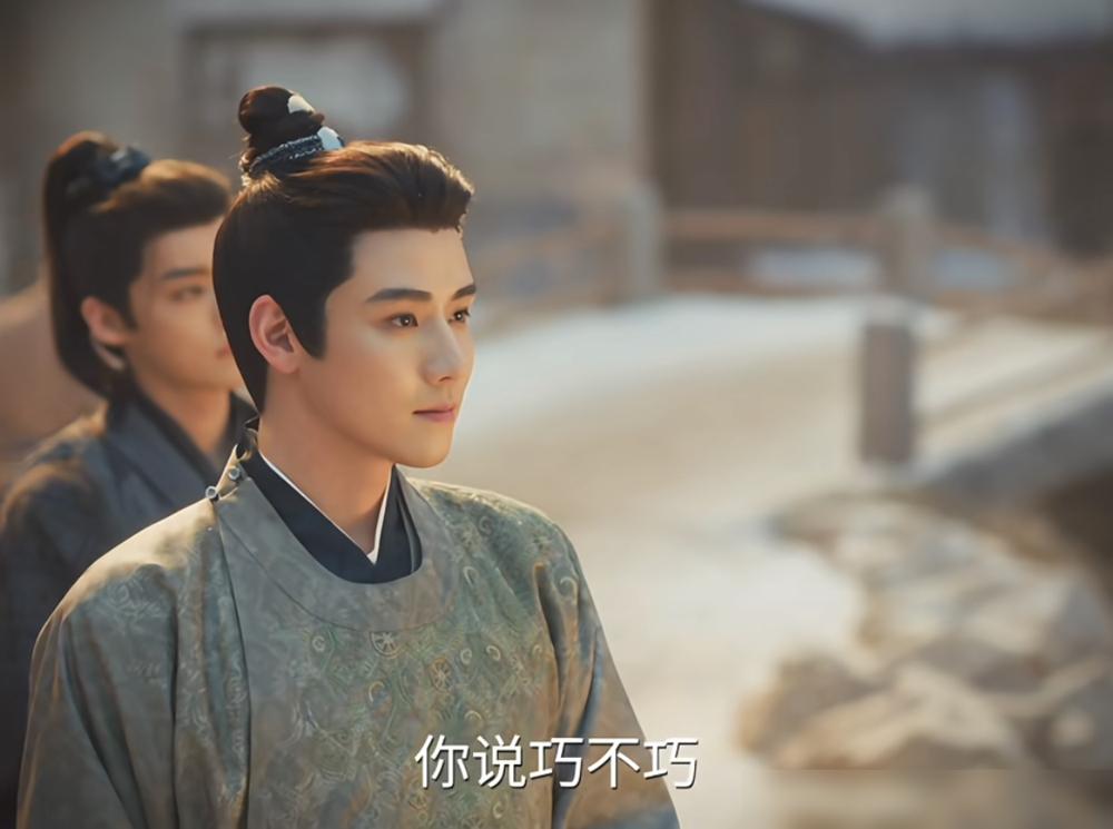《逐玉》戳穿：纯爱在权谋里，是死局。李怀安会为樊长玉折廊下梅，指尖沾雪递过去