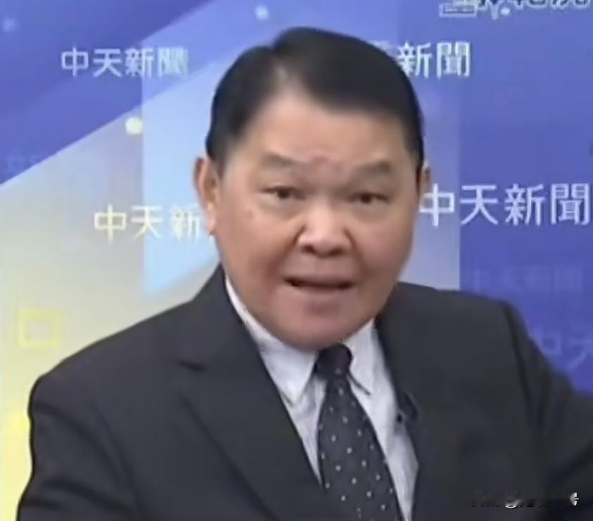 台湾前海军舰长黄征辉：我真的懒得去评价“海鲲号”潜艇，下潜50米还好意思拿出来吹