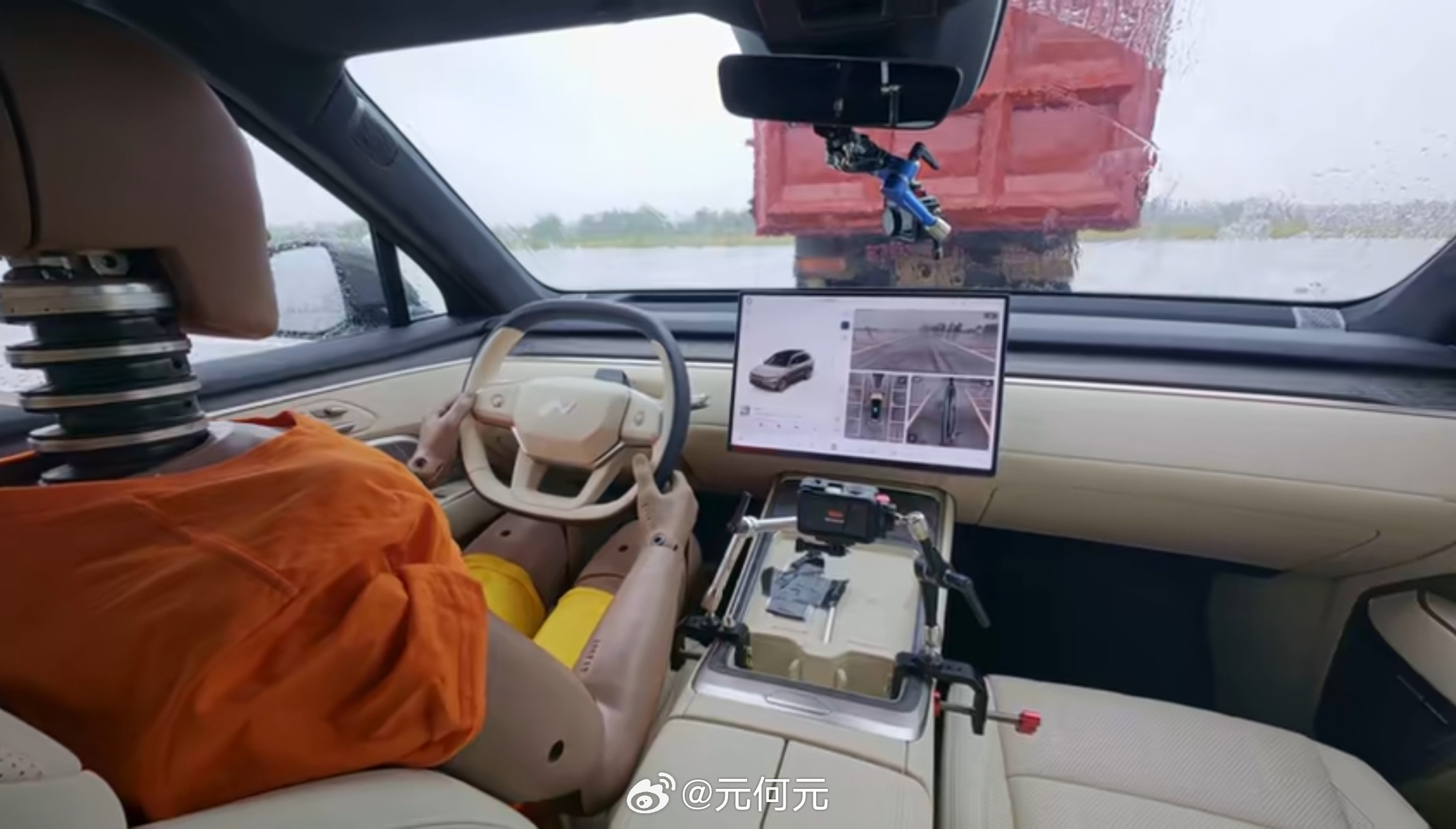乐道又开始整活儿了，L90这把看来是要玩真的！？大雨天被两辆卡车前后夹击碰撞，路