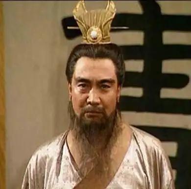宛城之战，曹操输掉的东西，他自己后来哭过两次。第一次哭的是典韦。第二次哭