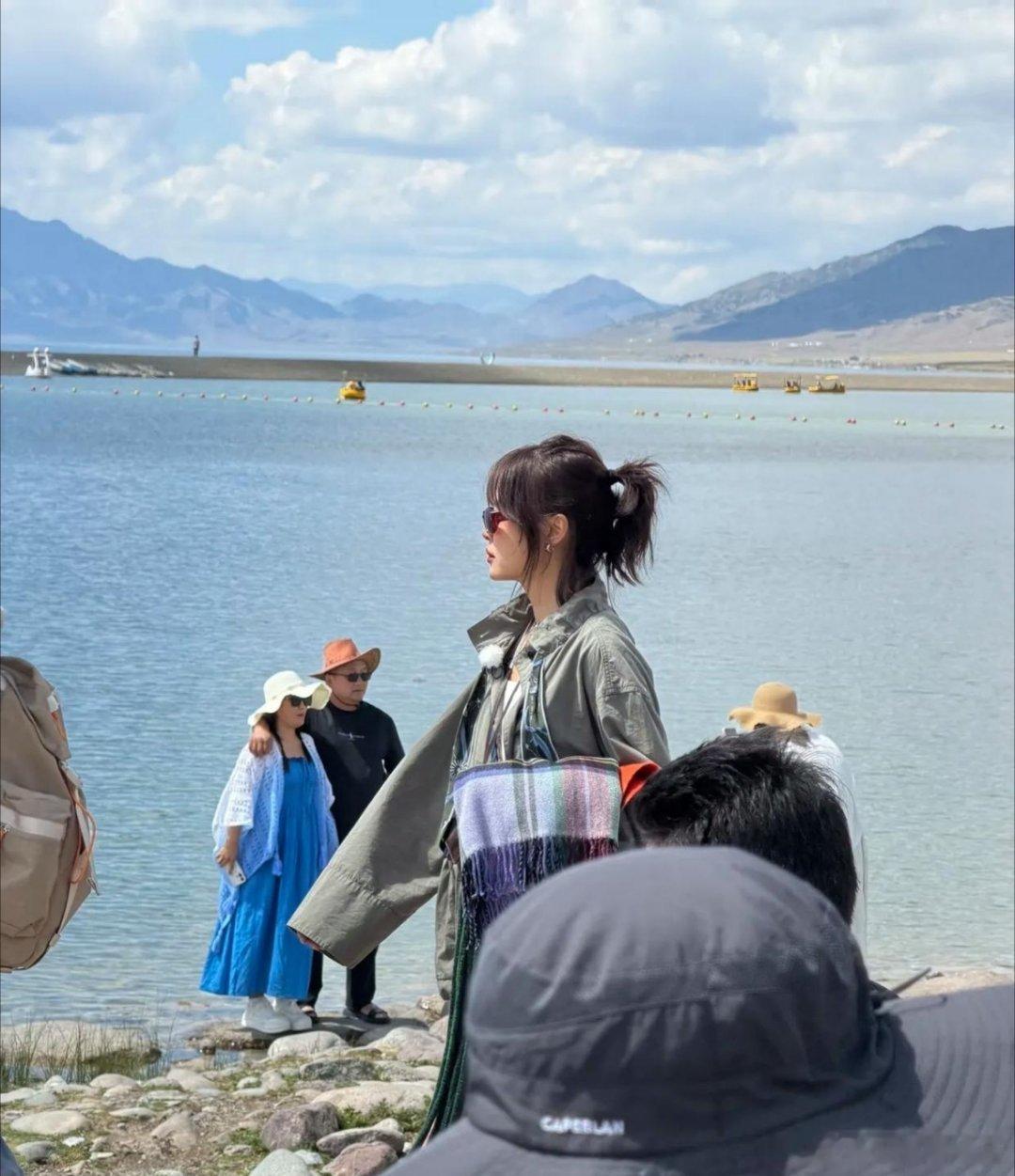 刚知道李宇春居然是《向野的我们》里最大的姐姐！84年的她比辛芷蕾、倪妮、高叶都大