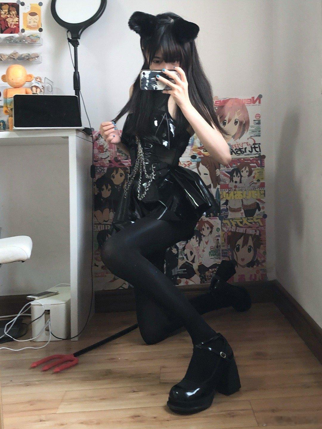 不是说了吗不允许和除了我以外的女人说话​​​