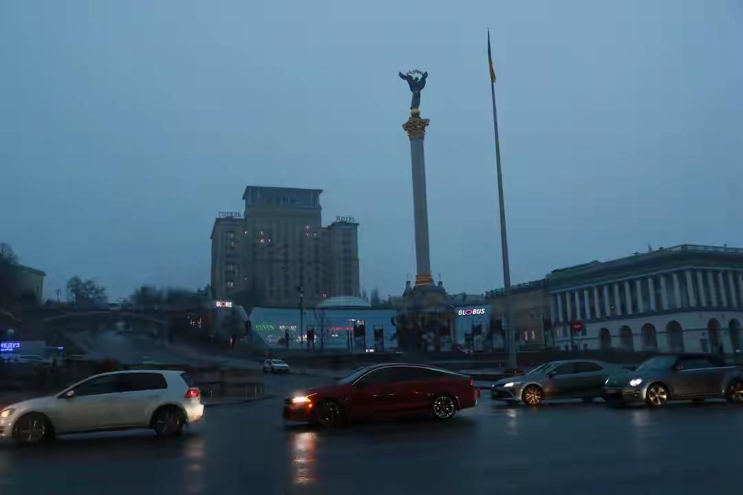 【忧心忡忡】新华社北京12月5日电德国4日宣布将再提供1亿欧元，帮助乌克兰恢