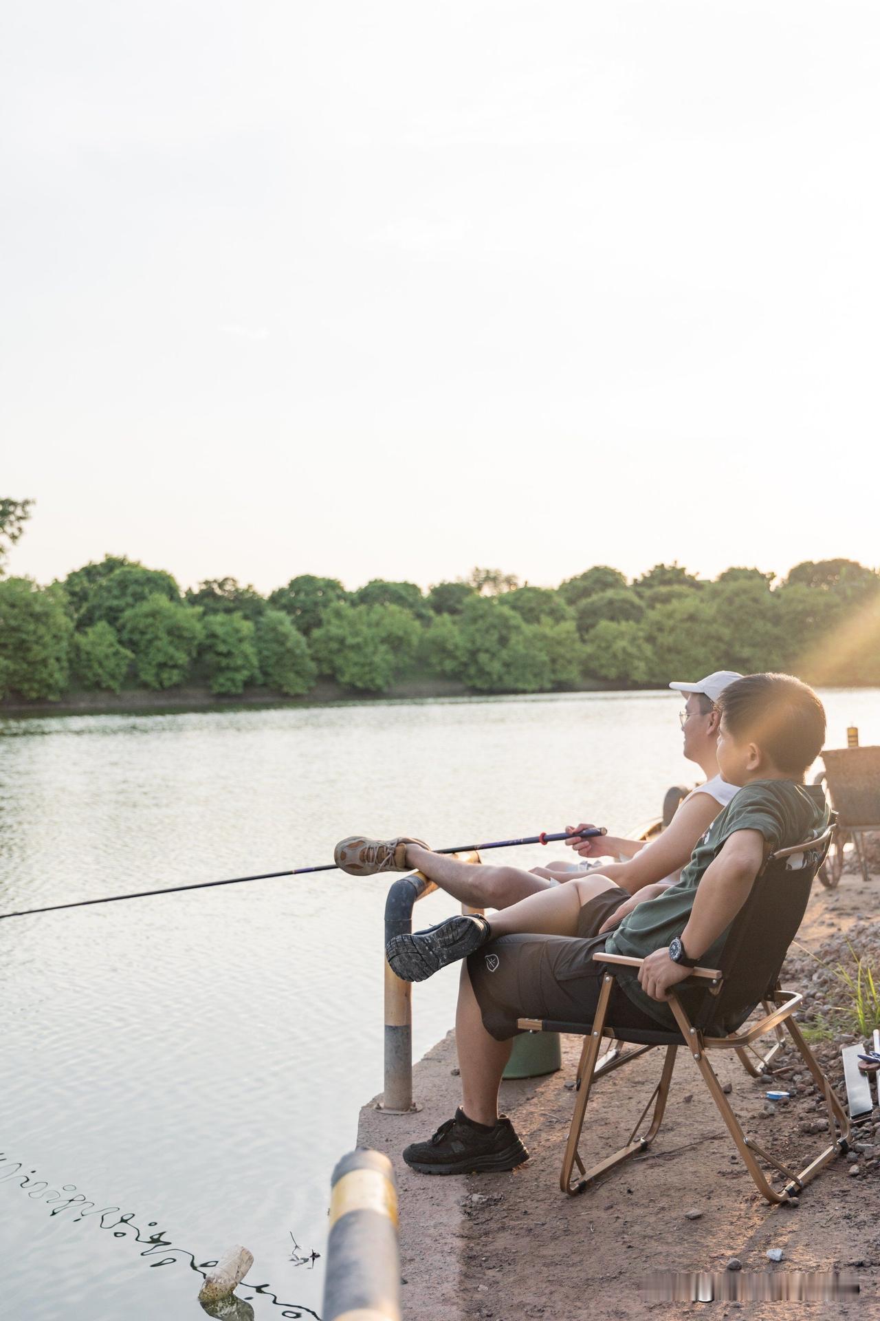 爱好钓鱼的人要注意了，5月1号起，违规垂钓将面临严厉的处罚。根据最新修订的《