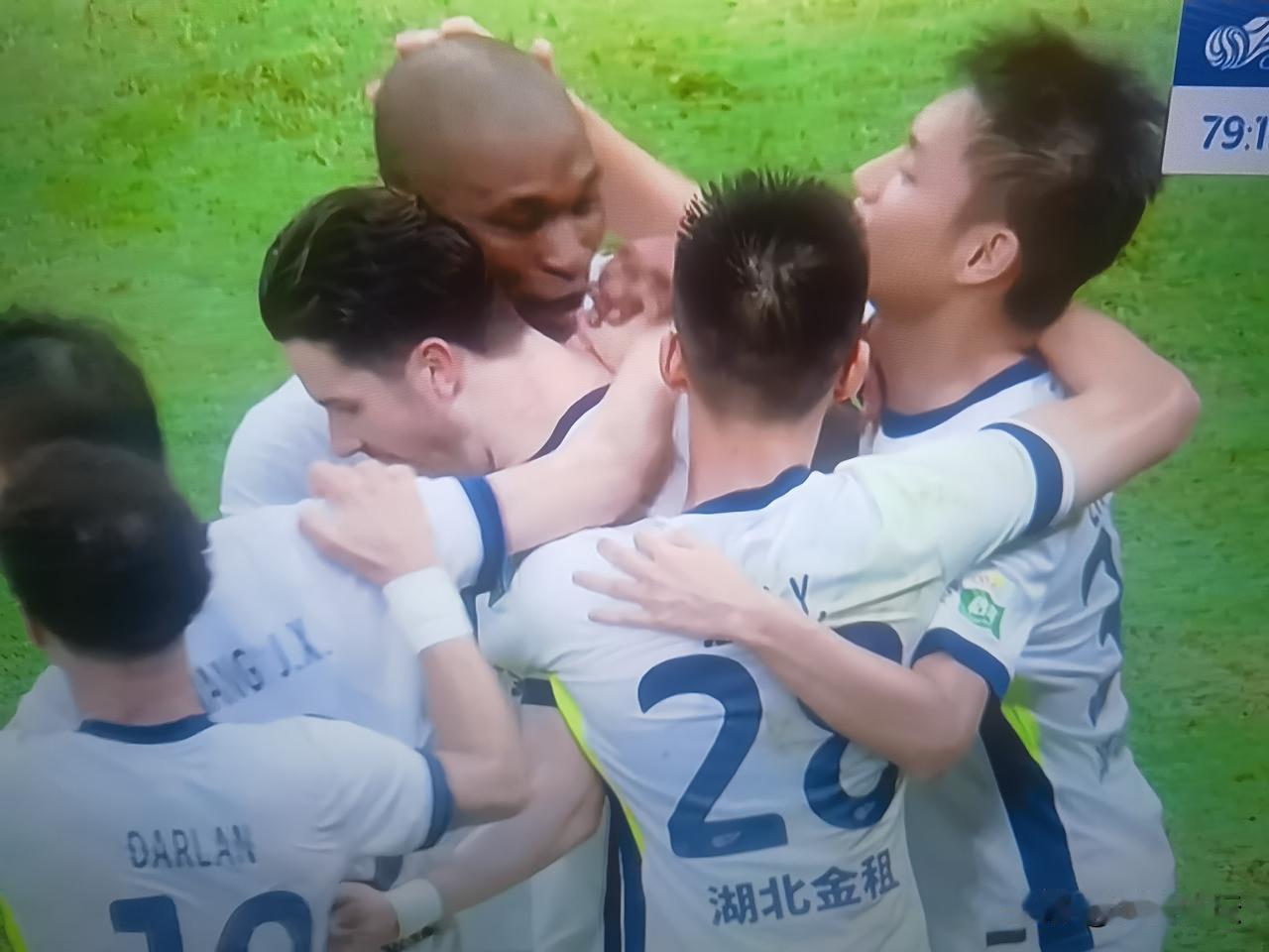 颜峻岭，真的是让人无语了！上海海港的大好形势被守门员颜俊玲给葬送了！射中必进！本