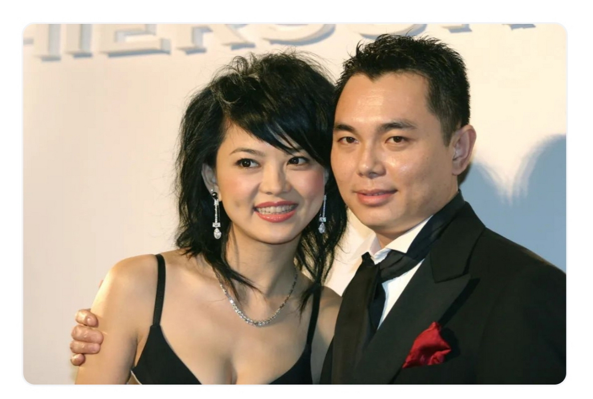 2004年，李湘认识珠宝富商李厚霖后的14天就闪婚，前女友秦海璐却蒙在鼓里，知道