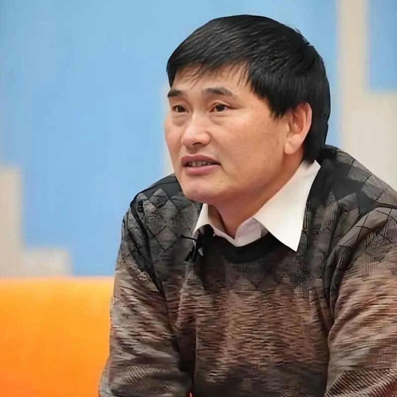 朱之文一直受到大家的喜欢是有原因的，这是他付出后应有的回报。朱之文从一个社会