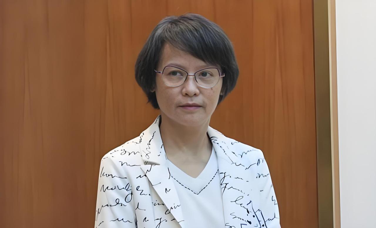 台湾一位女老师一番话，让14亿中国人瞬间红了眼眶！她说，大陆14亿人民为