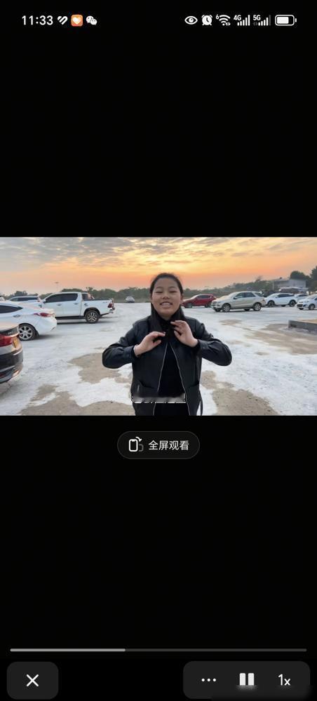 芭菇见到了心心念念的家人了，小国催芭菇赶紧回住的地方！​芭菇和小国到了老挝，