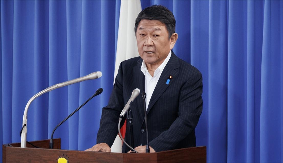 特朗普还没走,高市早苗就怕中日关系生变,派人给中方通气就在特朗普与高市早苗会