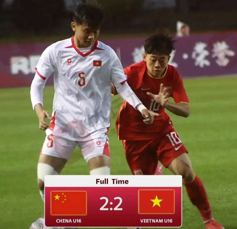 东南亚媒体在报道中国U16（国少09）2：2战平越南的比赛时，用了邝兆镭与越南球