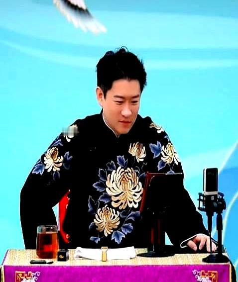 郭德纲看到后伤心了曹云金直播热度高，何云伟连麦唱《张广泰回家》，王玥波混