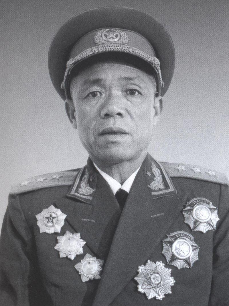 解放海南岛，最让韩先楚发愁的是没有船。119师师长徐国夫听说涠洲岛上有很多船，顺