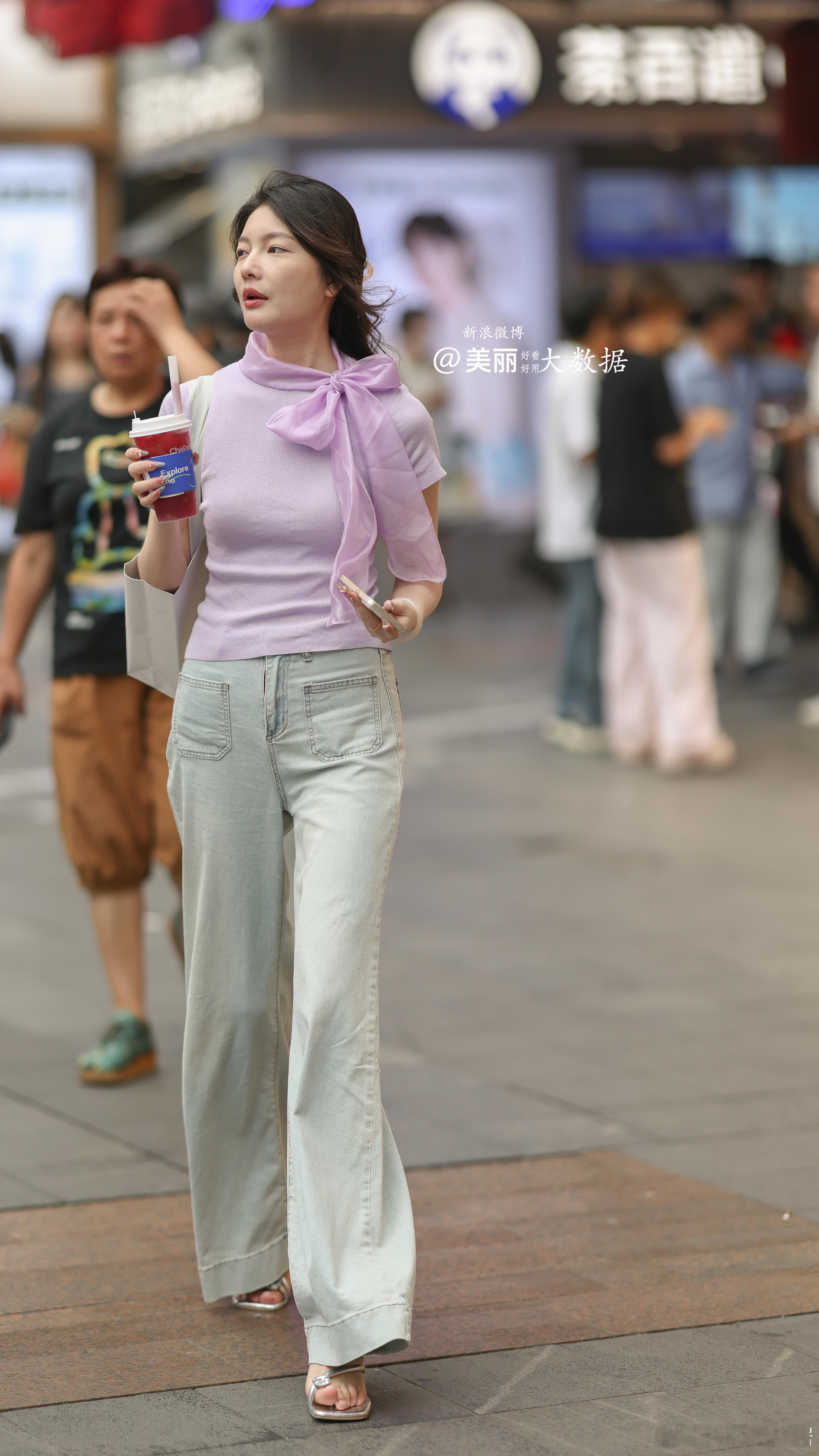有一种秋天来临的感觉。。。​​​