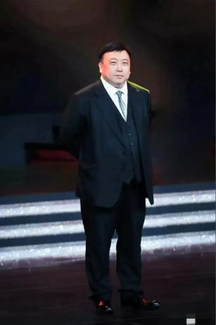 1993年，王晶拍《城市猎人》，成龙给他推荐了大美女王祖贤，可王晶看了却说：“王