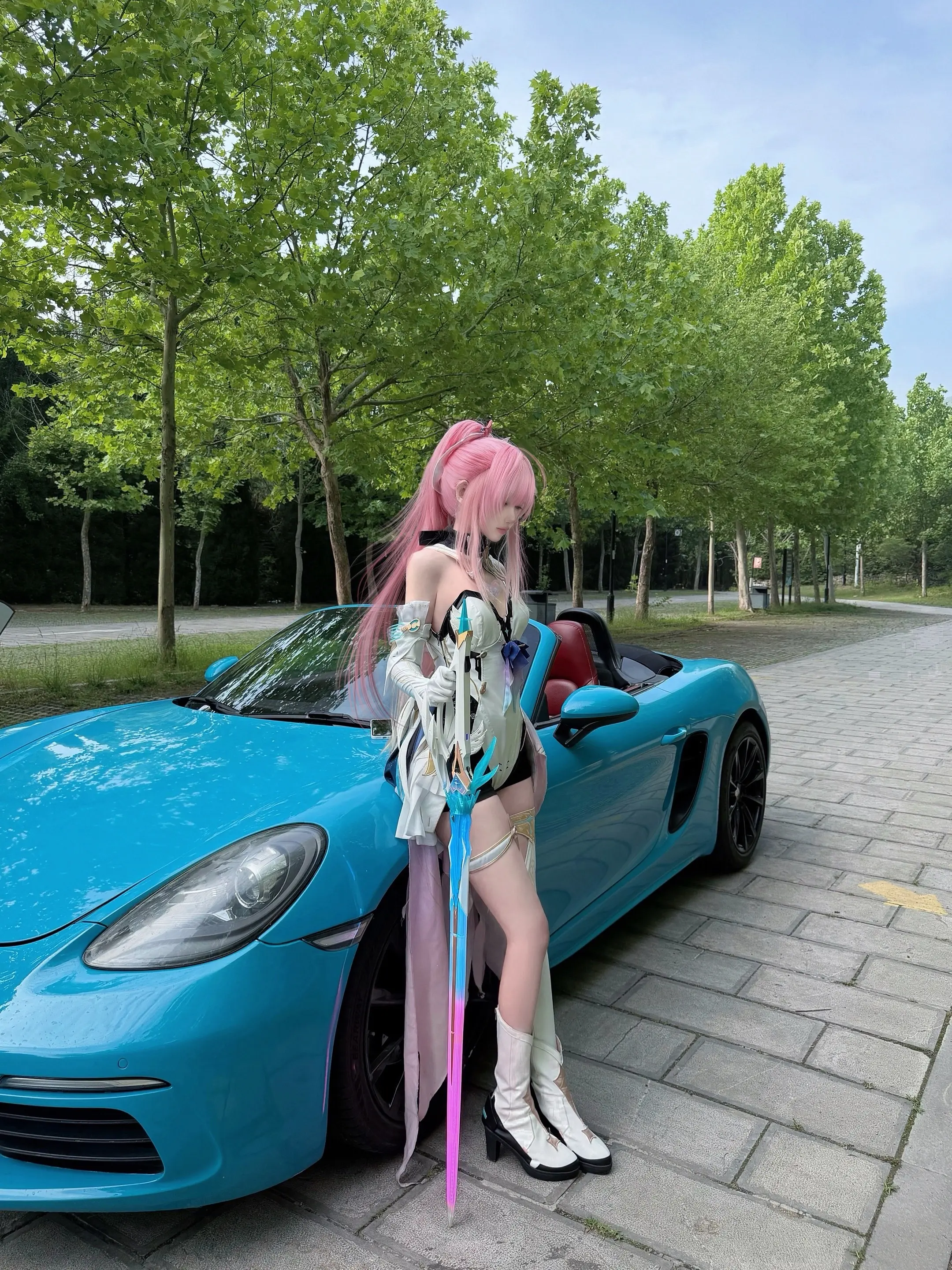 一起去拯救世界吧！o(≧v≦)o