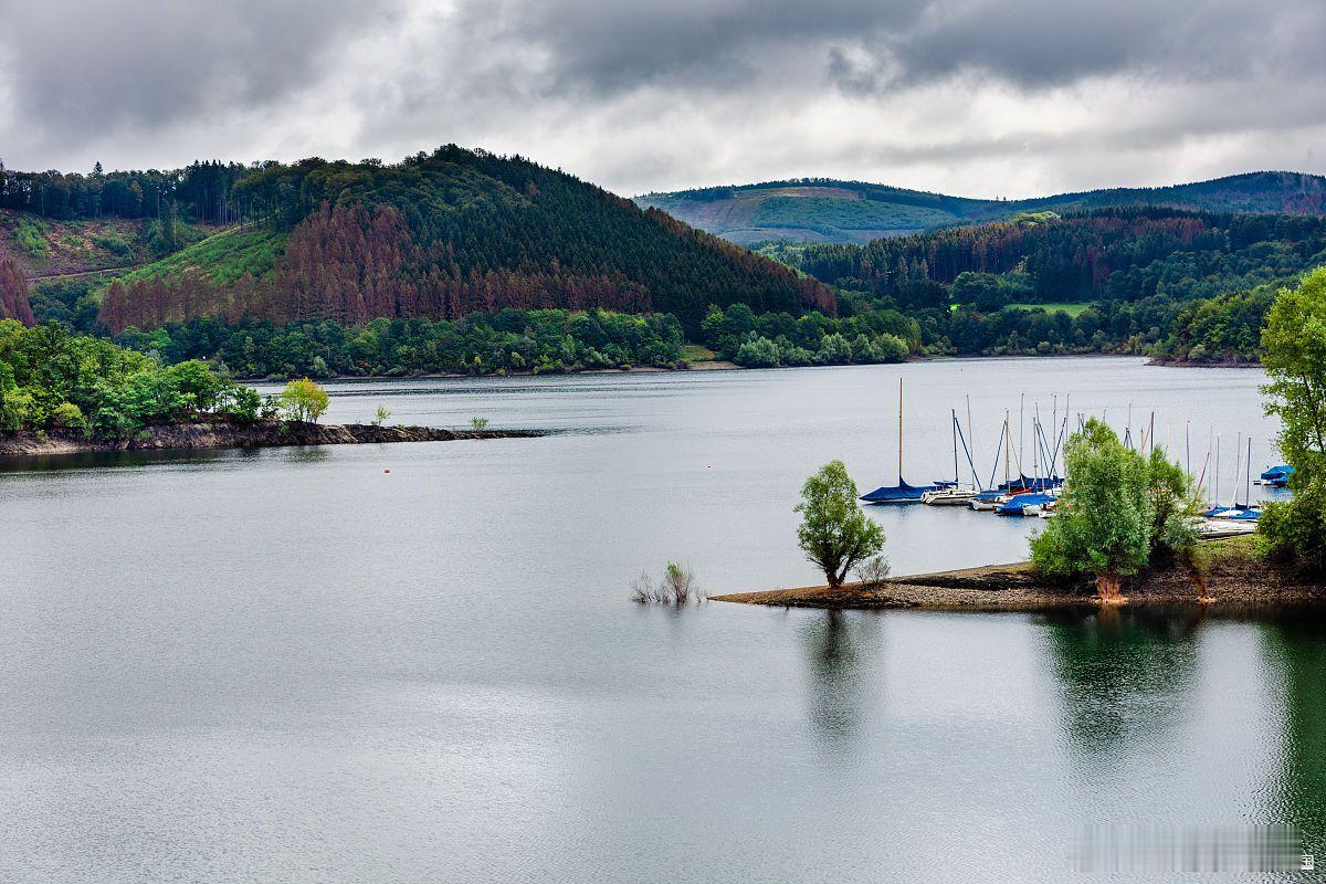 消息一览：1. 湖北：大力开拓人形机器人、脑机接口、6G、合成生物等新领域新赛道