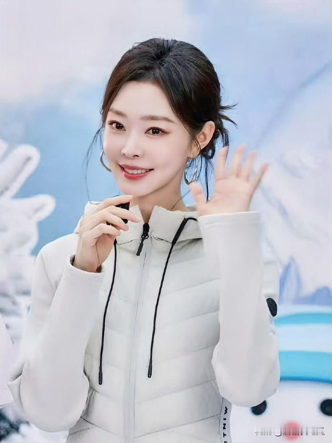 白敬亭怎么也没想到新剧《不眠日》播完了没升咖，前女友也变了，变得比以前更漂亮自