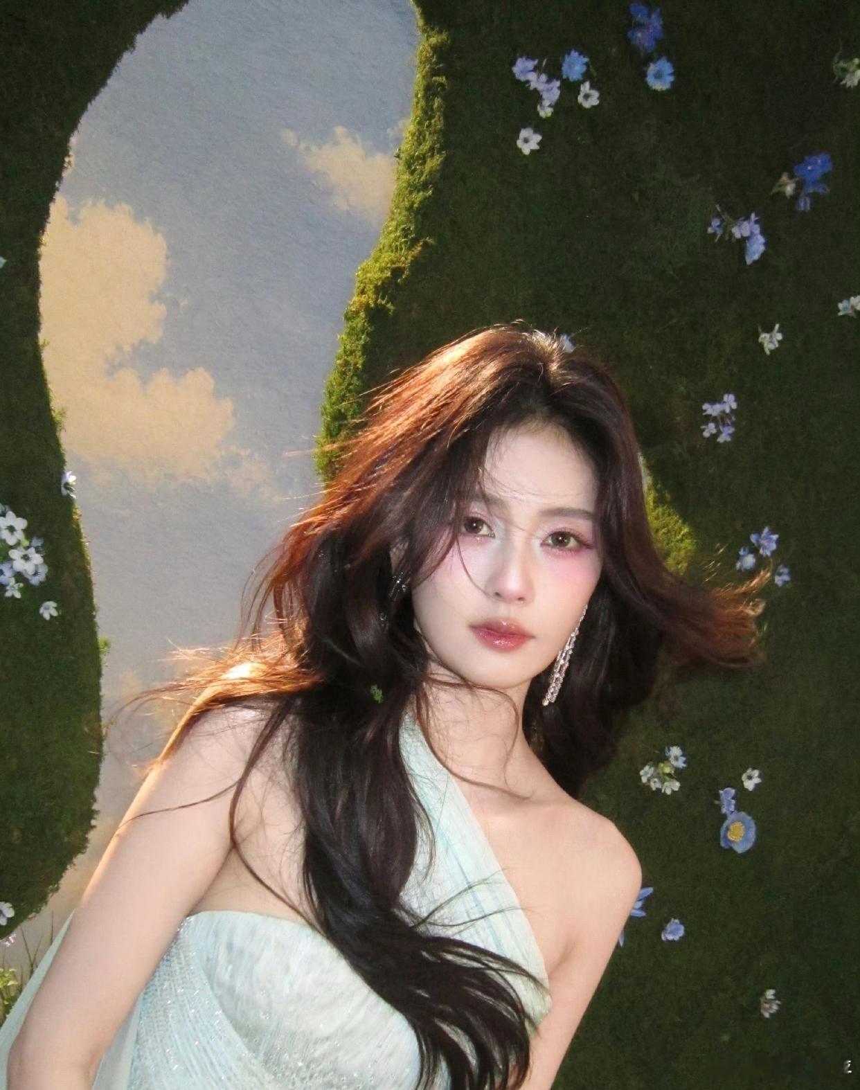 1.刘涛一直有健身的习惯，而且她是圈里少数一日三餐，每餐都吃的女艺人，身体一直都