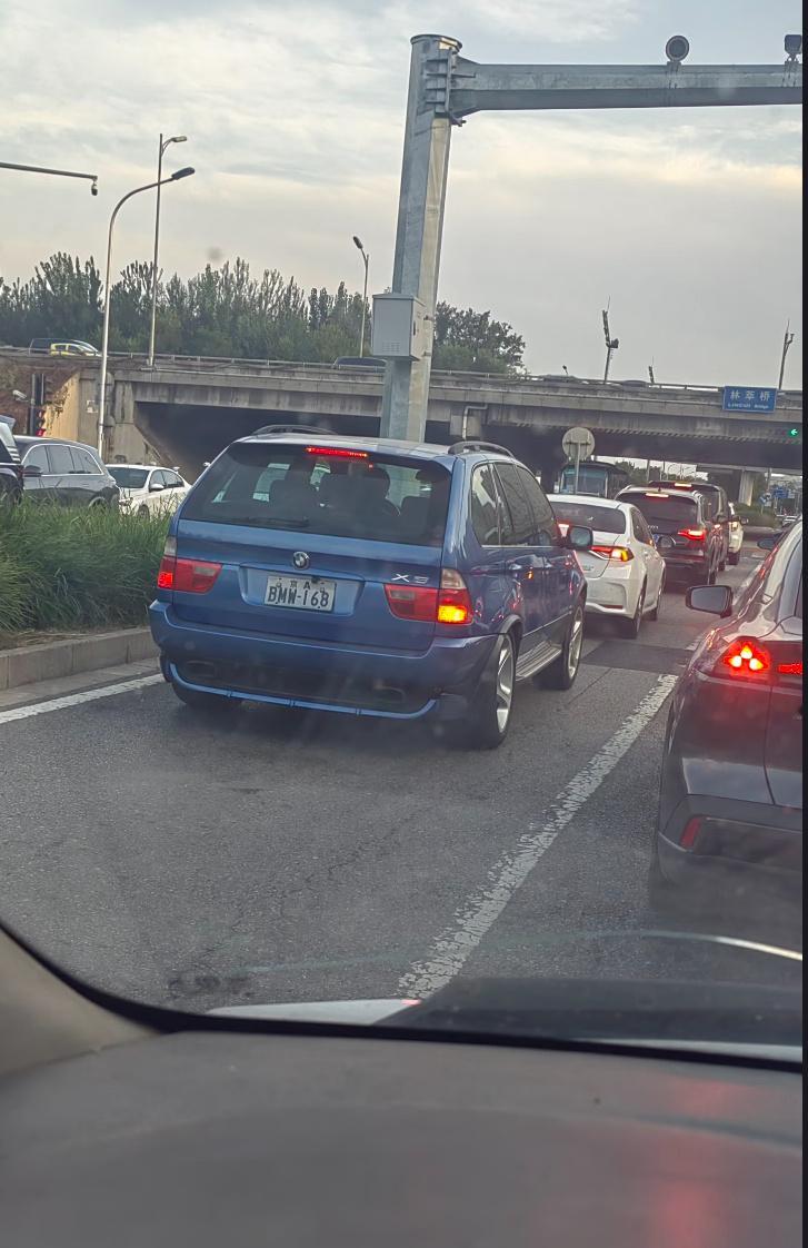 所以是车厉害还是车牌厉害？​​​