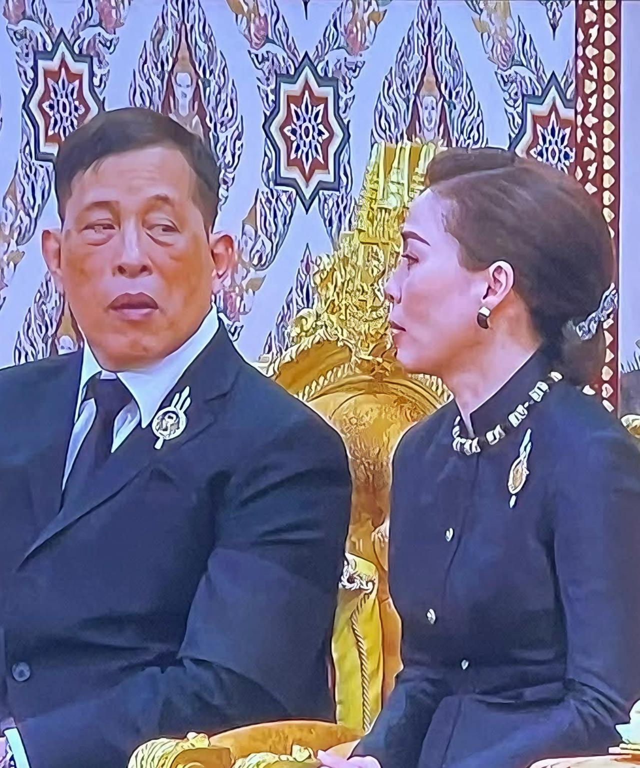 苏提达王后生图曝光，面色憔悴变沧桑泰国国葬日第四天，泰王携苏提达、诗妮娜和思蕊