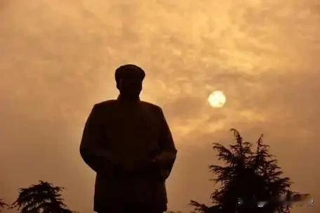 教员同志，今天的风很大，我想和您说说话。今天是2025年12月26日，您的1