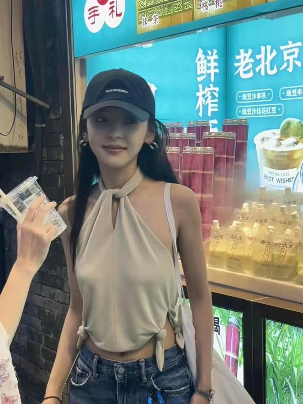 章若楠这种衣服里可以穿什么内衣呀​​​​