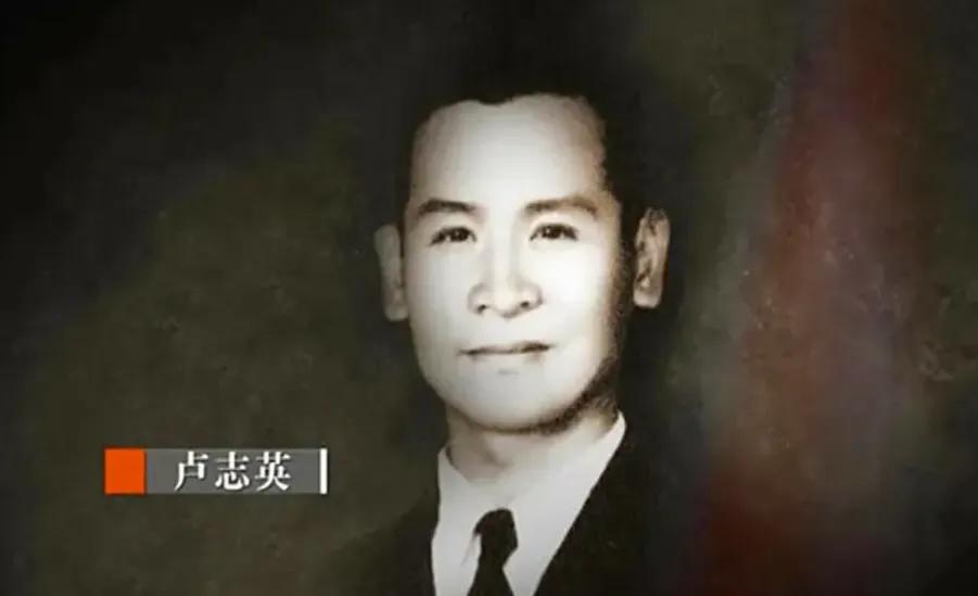 🌛1951年，上海审讯室。一个国民党特务熬不住审问，最后交代道：“我说…我