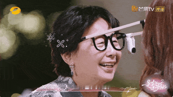 黄圣依妈妈一直尽全力托举女儿，妈妈总希望自己的孩子是最优秀的，所以严格要求​​