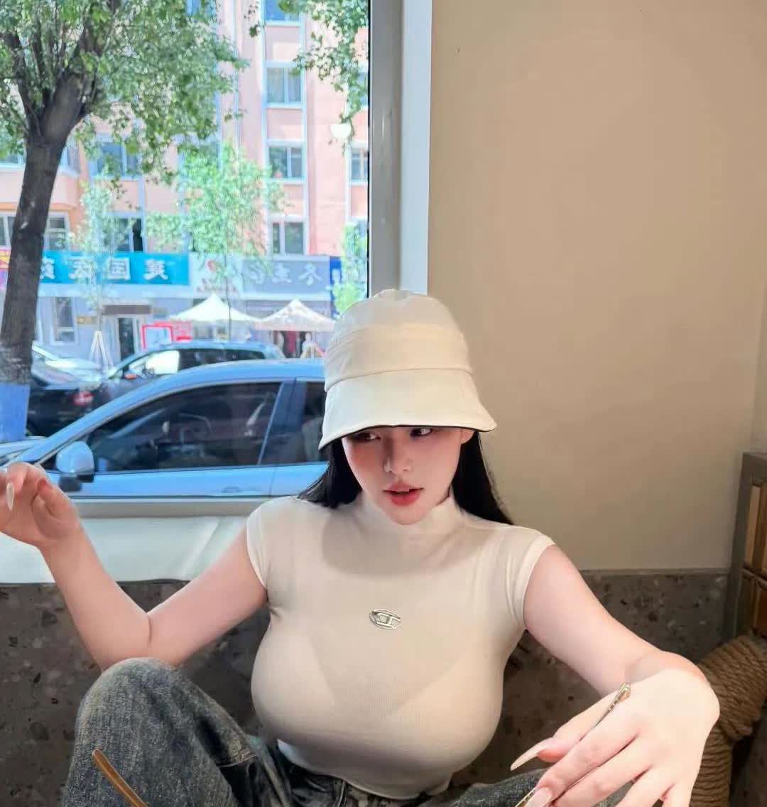 人家小女子不是嫌贫爱富的人，什么都随和，娶这媳妇准没错……[害羞]我先替你们过把
