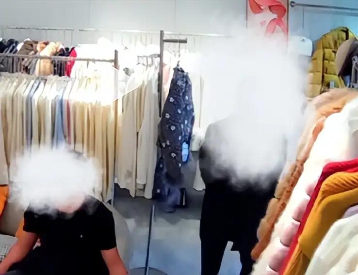 “为爱疯狂！”浙江，一女子被分手2个月的前男友约出去吃饭，饭后，女子坐上前男友车