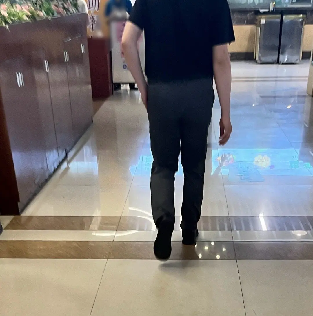这位领导，除开皮鞋不可，其他都不错吧