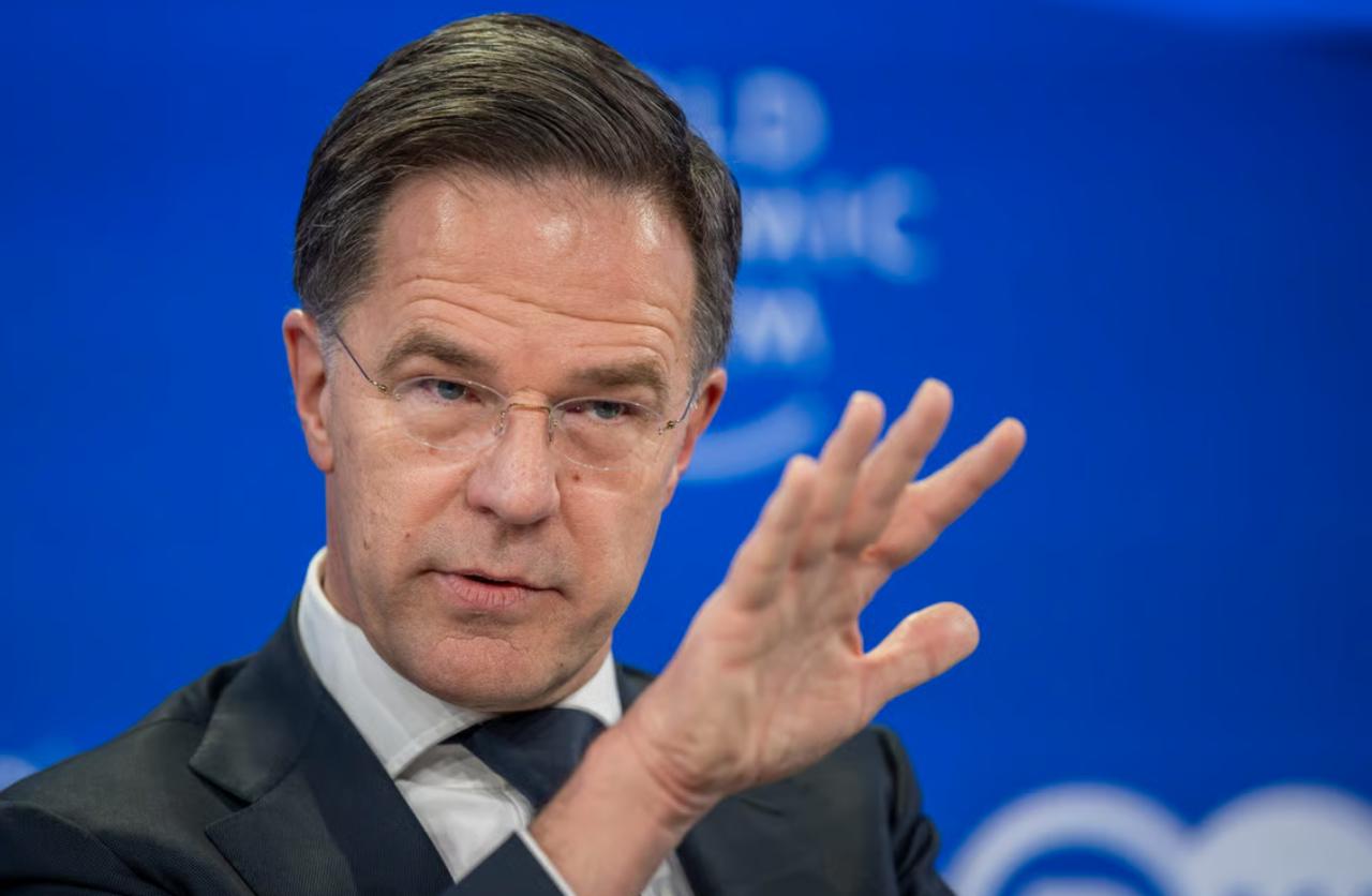 北约秘书长一席话，整个欧洲陷入沉默，难怪要叫特朗普“爸爸” 北约秘书长吕特和