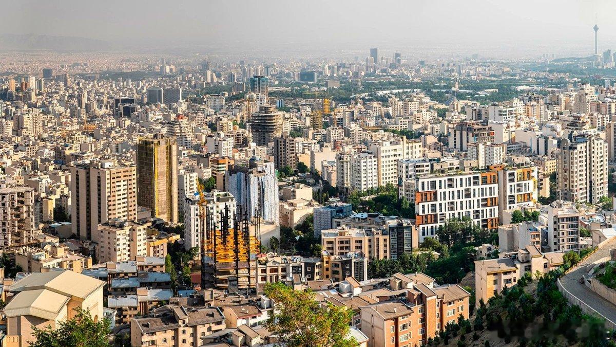 伊朗遭遇世纪大旱，德黑兰面临疏散危机当下，伊朗正深陷一个世纪以来最为严重的干旱困