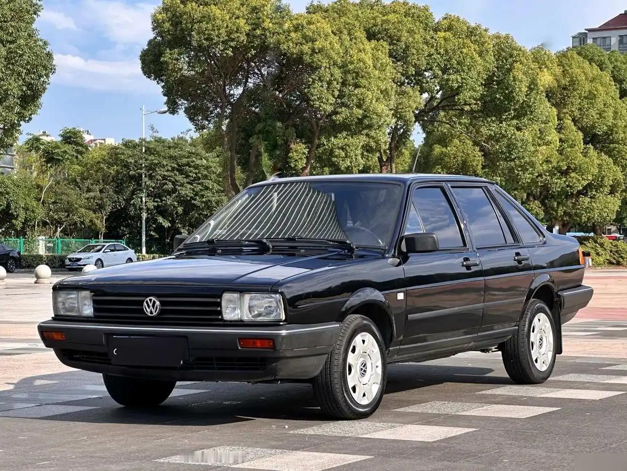 桑塔纳卖20万的真相:1983年上海拖拉机厂引进桑塔纳，但没有生产线，只能散