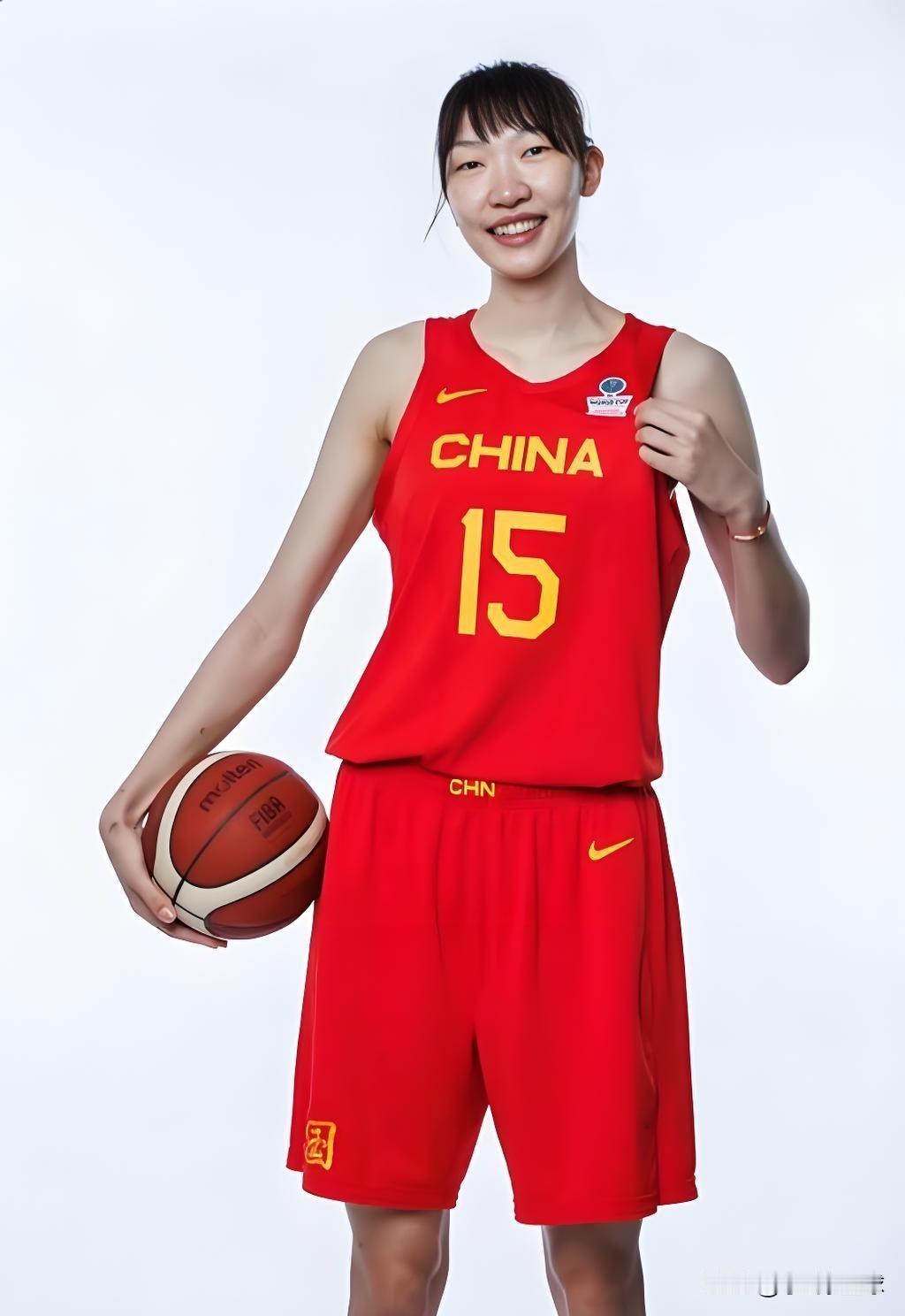 2026柏林女篮世界杯之中国队12人大名单01张子宇：19岁身高226c