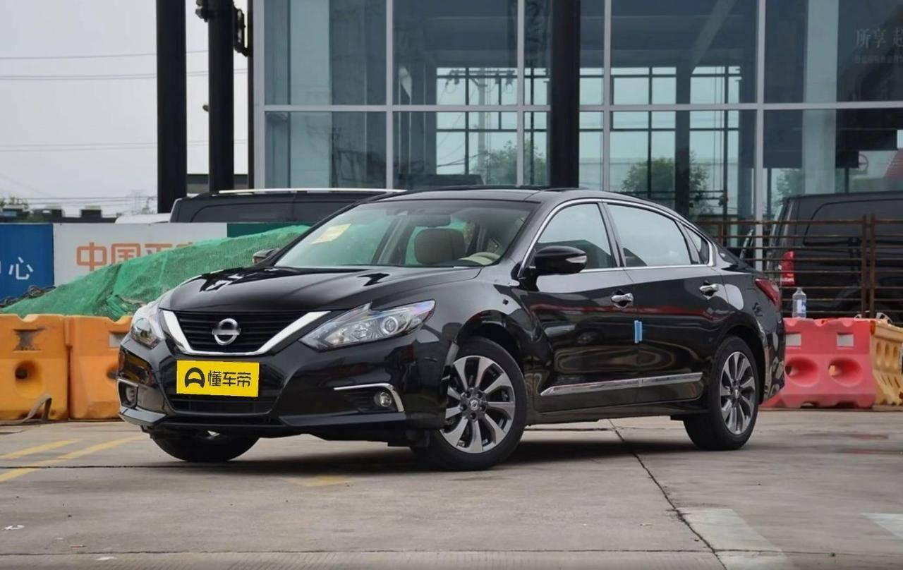 很多人一提二手天籁，脑子里就蹦出“移动大沙发”五个字。确实，天籁的座椅舒适度在同