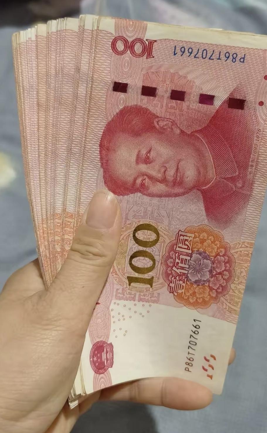 那天转账记录还在手机里，2014年5月13号，下午3点27分，5000块转给表哥