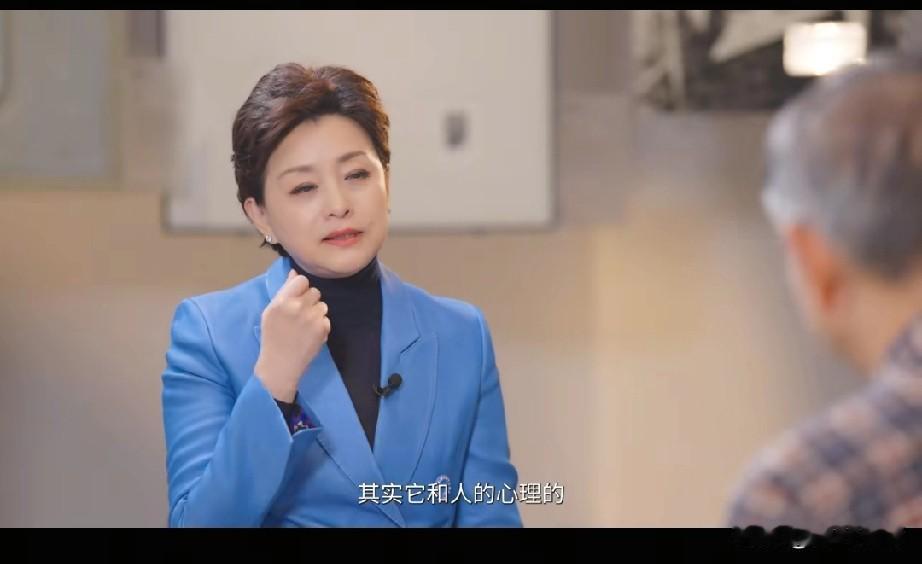 看到杨澜做的探访人工智能节目，感觉现在社会真的是进步很快，他的嘉宾王坚也是个