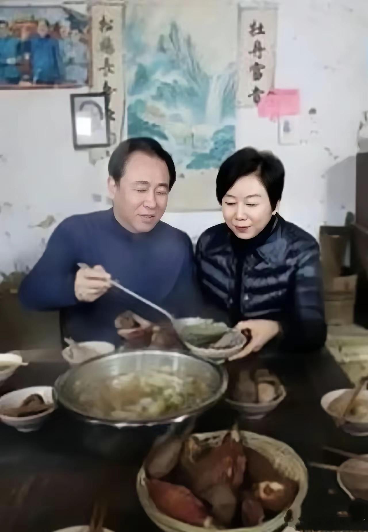 谁是恒大的帮凶？恒大许家印恒大500亿元负债起步到2.44万亿的雪崩，每一级台