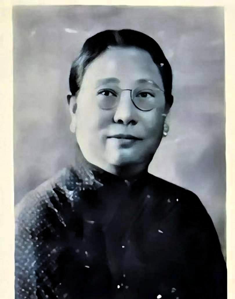 民国副总统黎元洪借宿在部下家中，睡梦中隐约觉得有些不对劲，他的裤子湿了一片。掀开