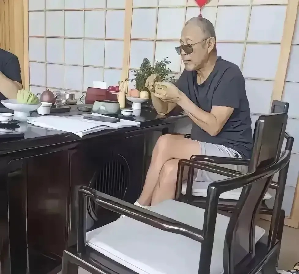 这还是我记忆中的明道吗？怎么突然就变成这个样子了？差点没有认出来。