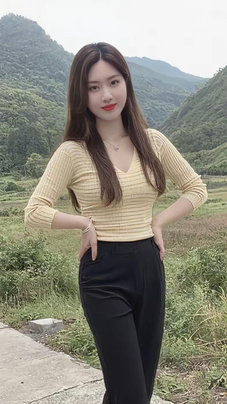 山野间的温柔时刻周末从城市跑出来，一头钻进山野，风里全是青草和泥土味儿。今儿