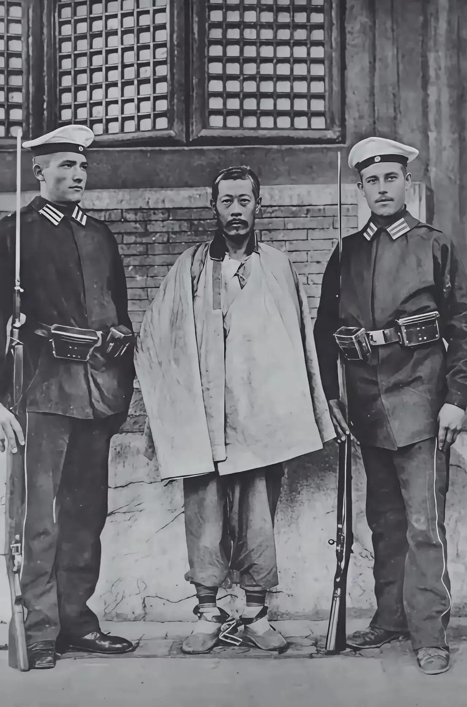 1900年除夕前日，他赴死街头：清军士兵的决绝，藏着一个民族的伤痛1900年