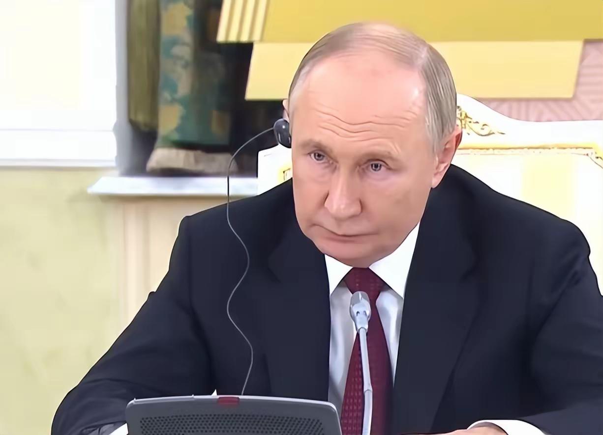 沉默7天后普京表态，开出唯一停火条件，美乌全都失算了！俄通告全球，中俄密谈结束俄