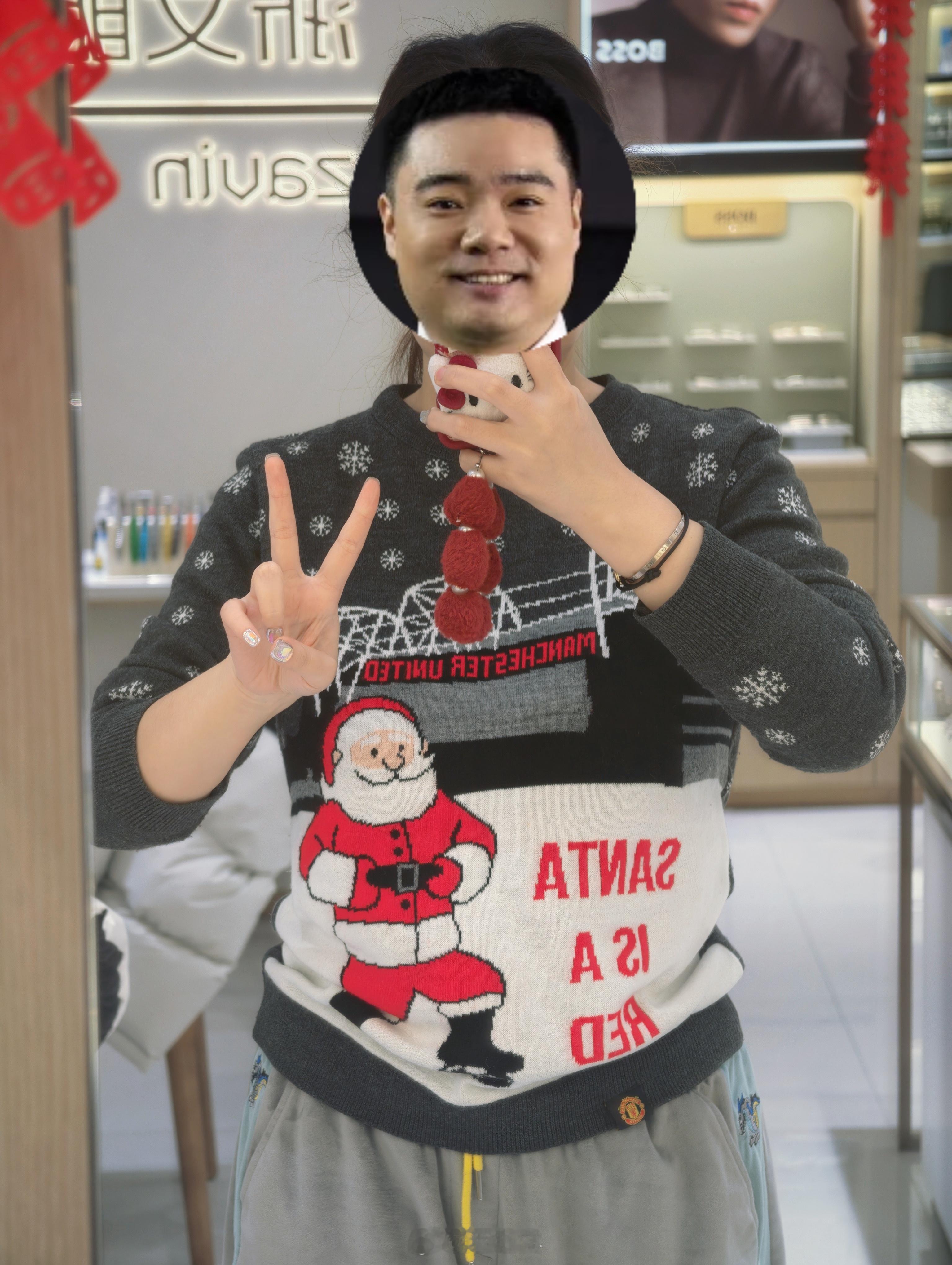 穿卡通毛衣的丁俊晖即将一杆清台