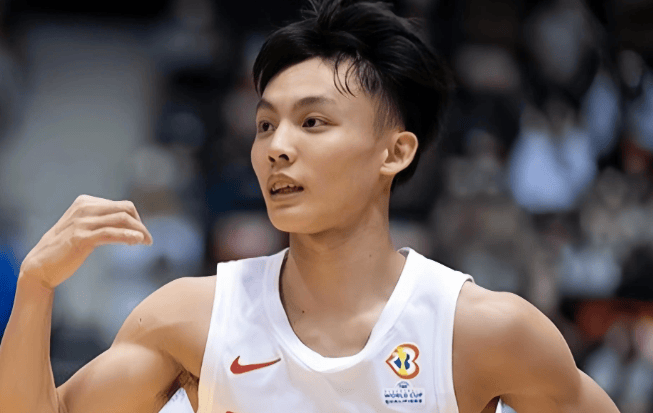 周鹏谈徐杰无缘男篮大名单: 不能说是落选&教练组有他们想法